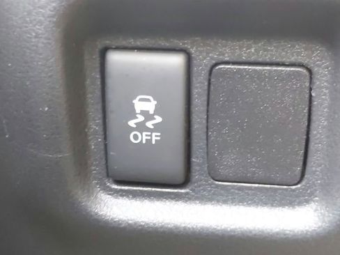 Used 2018 Nissan Versa Note SV image 27