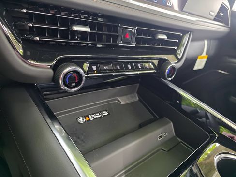 New 2026 Chevrolet Tahoe High Country AWD/4WD image 30