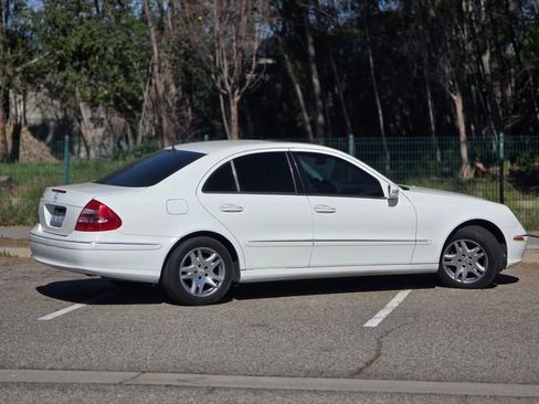 Used 2005 Mercedes-Benz E 320 Sedan image 4