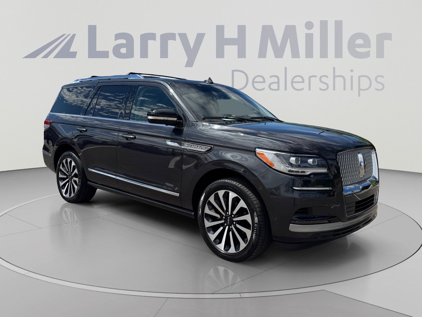 Used 2023 Lincoln Navigator Reserve RWD image 7