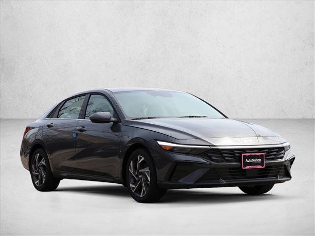Certified 2026 Hyundai Elantra Limited FWD image 3