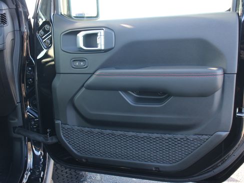 Used 2026 Jeep Wrangler Unlimited Rubicon image 27