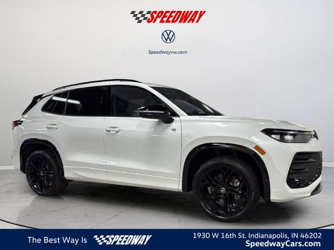 New 2026 Volkswagen Tiguan SE R-Line AWD/4WD image 1