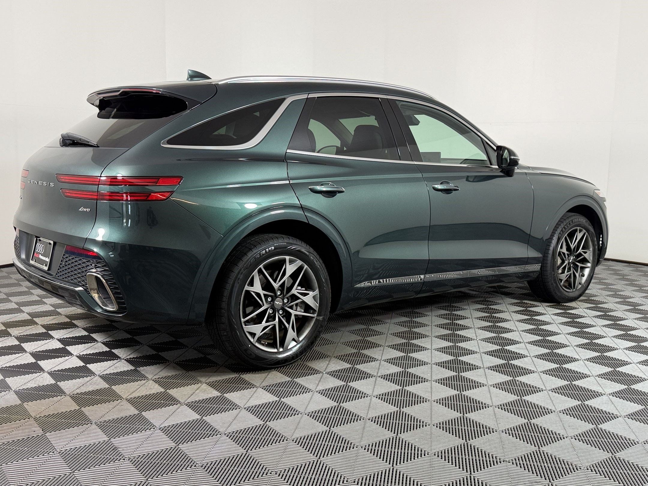 Used 2023 Genesis GV70 2.5T w/ Select Package AWD/4WD image 7