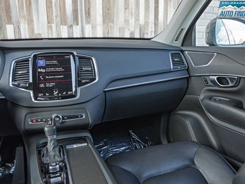 Used 2020 Volvo XC90 T5 Momentum image 18