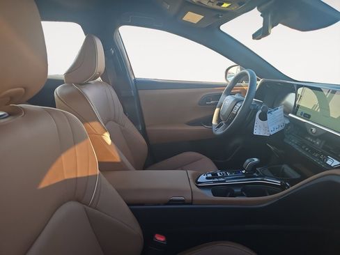 New 2025 Toyota Crown Signia image 15