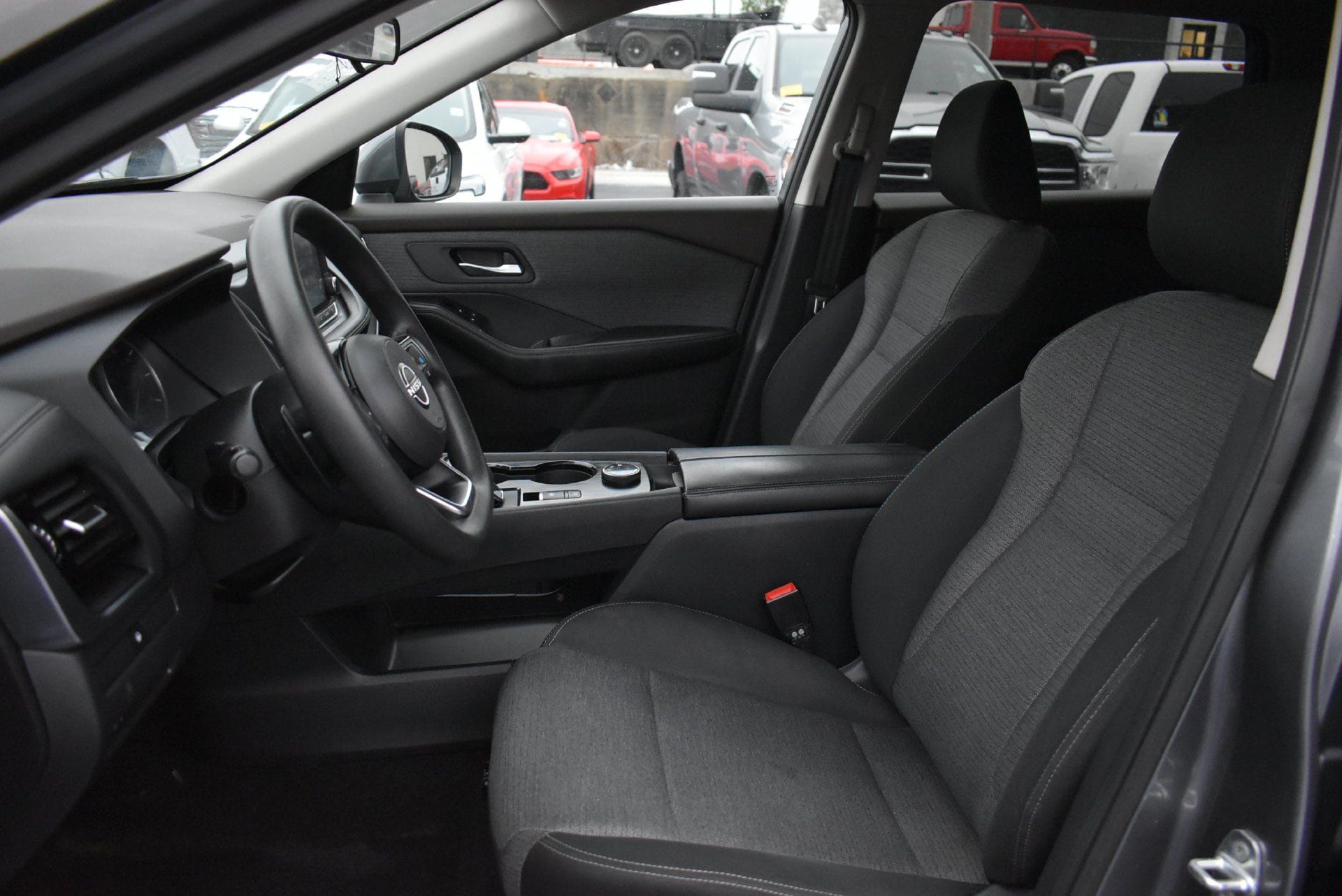 Used 2022 Nissan Rogue SV AWD/4WD image 15