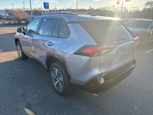 New 2025 Toyota RAV4 SE image 5