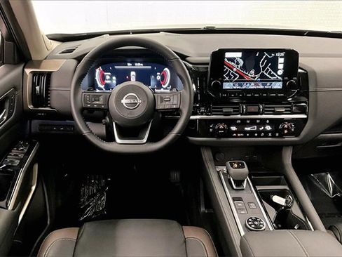 New 2025 Nissan Pathfinder Platinum w/ Lighting Package (N93) image 18