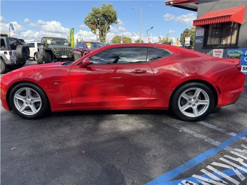 Used 2020 Chevrolet Camaro LT image 4