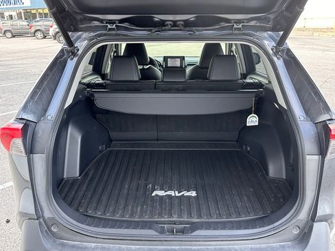 Used 2022 Toyota RAV4 XLE Premium AWD/4WD image 16