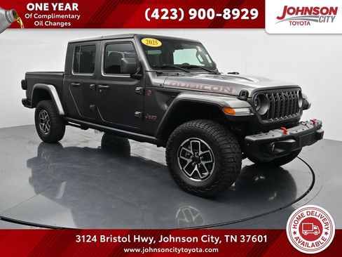 Used 2025 Jeep Gladiator Rubicon AWD/4WD image 1