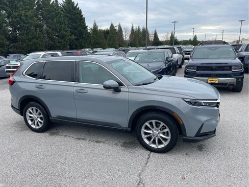 Used 2023 Honda CR-V EX image 9