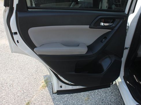 Used 2017 Subaru Forester 2.5i Limited w/ Popular Package #1 AWD/4WD image 40
