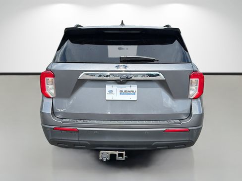Used 2021 Ford Explorer XLT RWD image 4