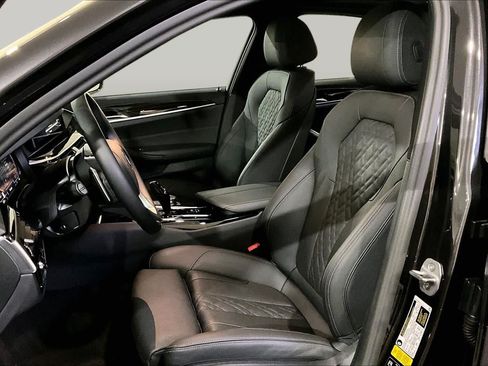 Certified 2023 BMW 530i xDrive w/ Premium Package AWD/4WD image 8