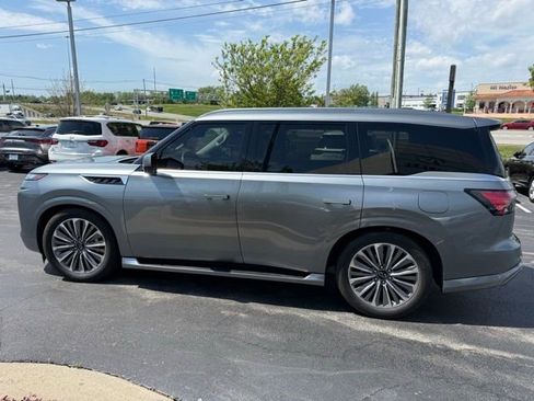 Used 2025 INFINITI QX80 Sensory image 10