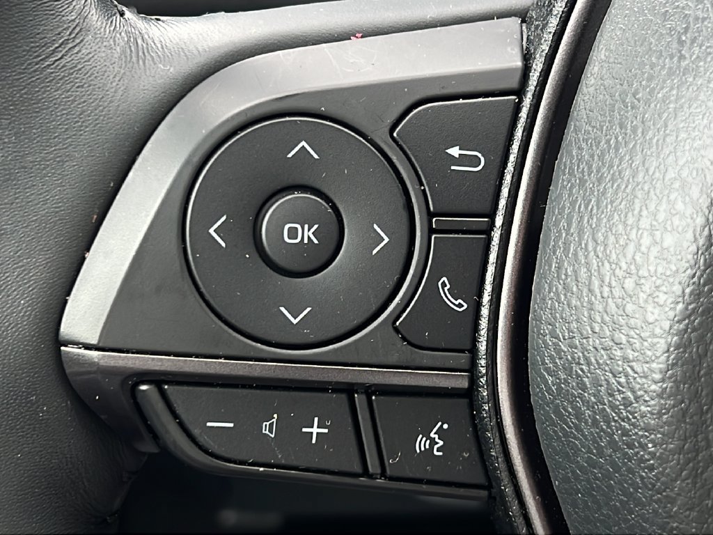 Used 2024 Toyota Camry SE w/ Cold Weather Package FWD image 19