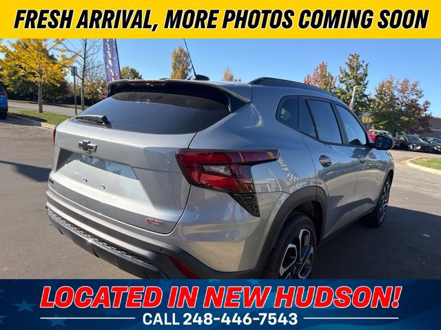 Used 2026 Chevrolet Trax RS w/ Sunroof Package FWD image 3