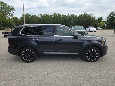 Used 2025 Kia Telluride SX w/ SX Captain's Chair Package FWD image 6