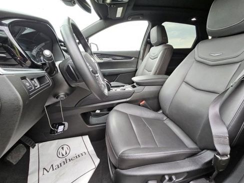 Used 2025 Cadillac XT5 Premium Luxury FWD image 13
