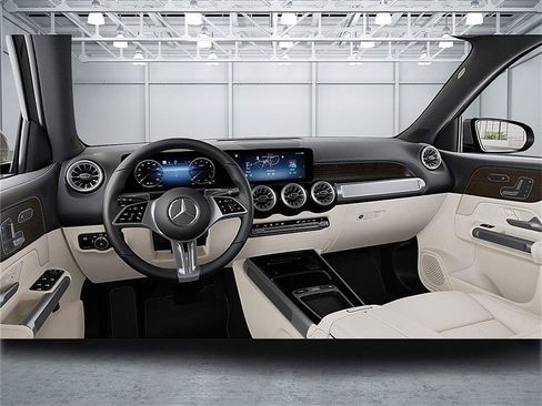 New 2025 Mercedes-Benz GLB 250 4MATIC image 3
