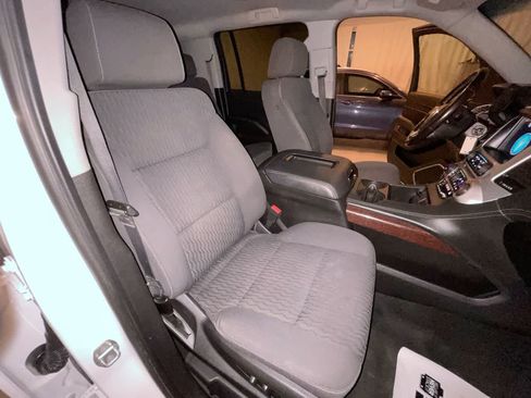 Used 2018 GMC Yukon XL SLE AWD/4WD image 25
