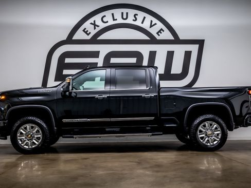 Used 2025 Chevrolet Silverado 2500 High Country w/ High Country Premium Package image 5