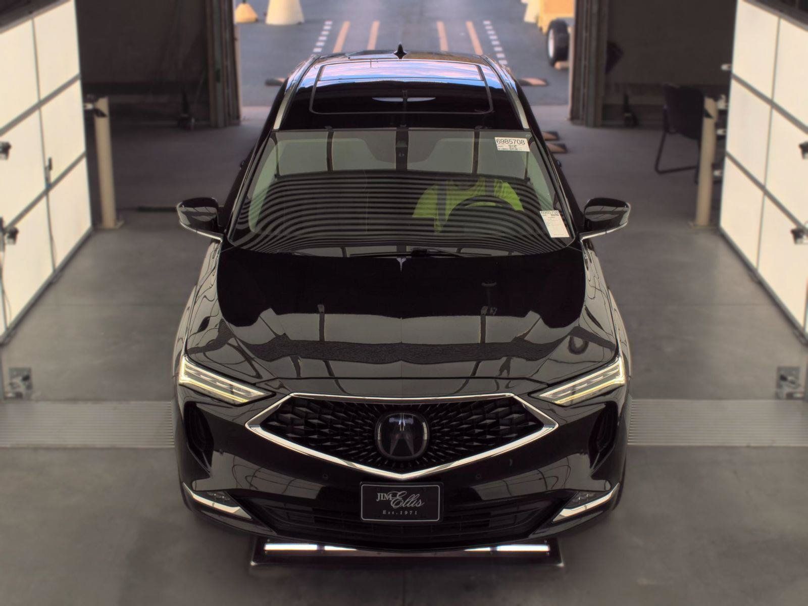 Used 2023 Acura MDX w/ Advance Package AWD/4WD image 2