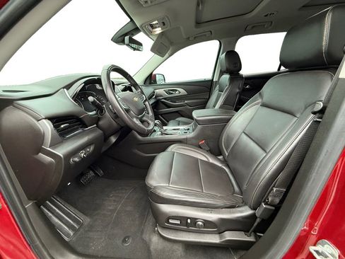 Used 2018 Chevrolet Traverse LT image 9