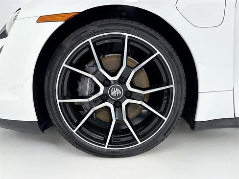 Used 2024 Porsche Taycan image 33