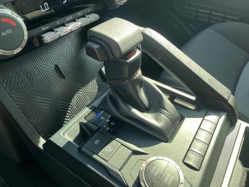 Used 2024 Toyota Tacoma TRD Sport image 41