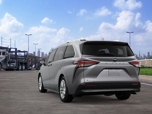 New 2026 Toyota Sienna Limited image 7