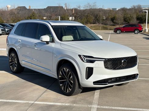 New 2026 Volvo XC90 T8 Ultra w/ Protection Package Premier image 4