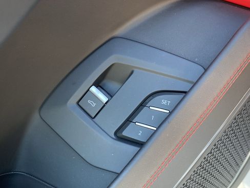 Used 2022 Lamborghini Urus image 28