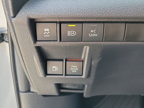 Used 2025 Toyota Sienna XSE w/ XSE Plus Package image 34