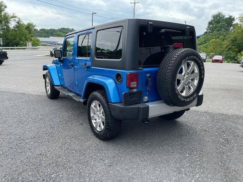 Used 2015 Jeep Wrangler Unlimited Sahara w/ Connectivity Group AWD/4WD image 5