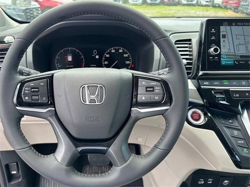 New 2026 Honda Odyssey Touring image 10
