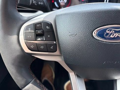 Used 2025 Ford Explorer Active w/ Active Comfort Package AWD/4WD image 26