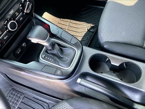 Used 2020 Kia Soul LX FWD image 16