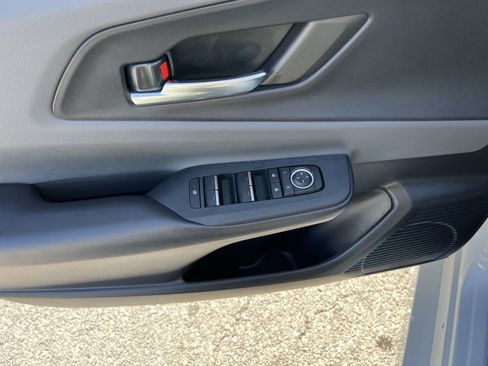 Used 2024 Toyota Prius XLE AWD/4WD image 15