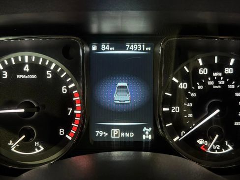 Used 2018 Nissan Titan S AWD/4WD image 33