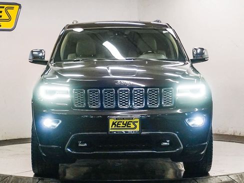 Used 2017 Jeep Grand Cherokee Overland image 6