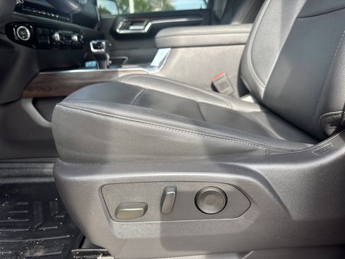 Used 2024 GMC Sierra 1500 SLT image 7