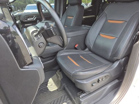 Used 2024 GMC Sierra 1500 AT4 w/ Technology Package AWD/4WD image 29