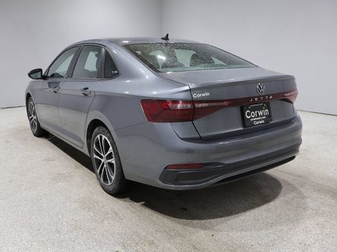 Used 2025 Volkswagen Jetta Sport FWD image 5