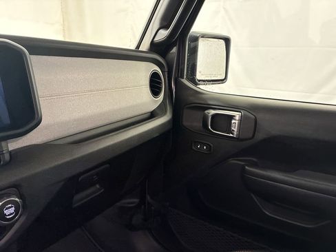 Used 2025 Jeep Wrangler Unlimited Sport AWD/4WD image 30