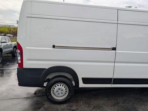 Used 2025 RAM ProMaster 2500 w/ Convenience Group FWD image 8