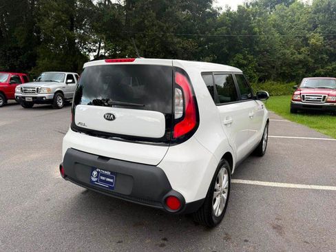 Used 2014 Kia Soul + FWD image 6