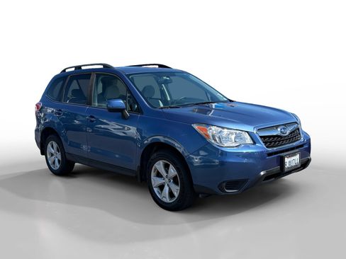 Used 2016 Subaru Forester 2.5i Premium w/ All-Weather Package AWD/4WD image 7